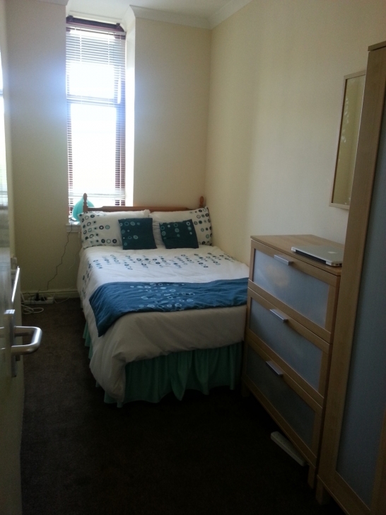 Inspiring Double Bedroom In Large 3 Bedroom Flat Close To Glasgow University Three Bedroom Flats Glasgow Image