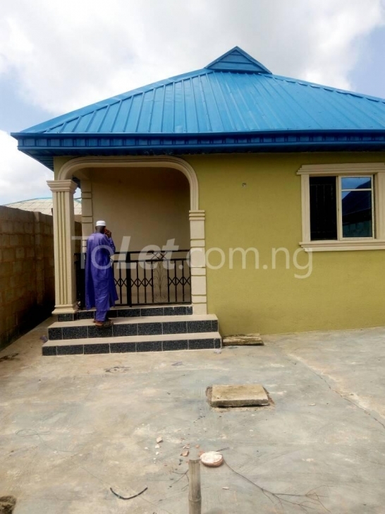 Popular 3 Bedroom House For Sale Agric Ikorodu Ikorodu Lagos (Pid: J6057) Building On Half Plot Of Land Pic
